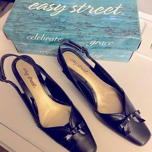 Easy Street Black Dress Shoes Women’s 8.5 WW wide width
